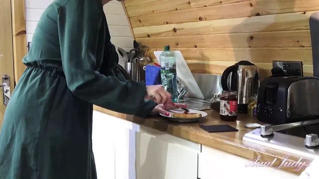 Wanilianna stockings kitchen messy masturbation