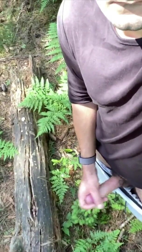 hiking dude shows his cock and cums | Clip 1