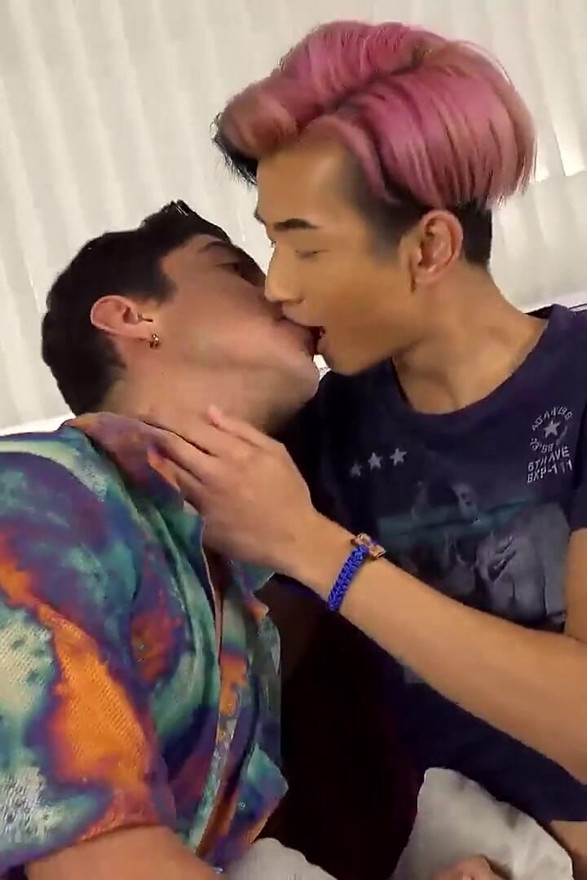 Peterfever the Gaycation Episode Eight: Baggin' the Tour Guide