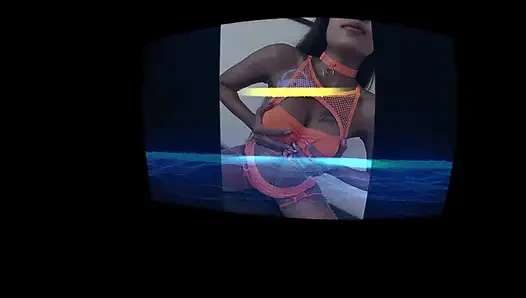 Büyük götlü Taylandlı dansçı seksi azdırıyor ve yarak emiyor