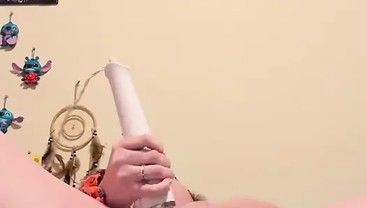 Amateur ginger beauty masturbiert zum ersten mal mit großem squirt im bett