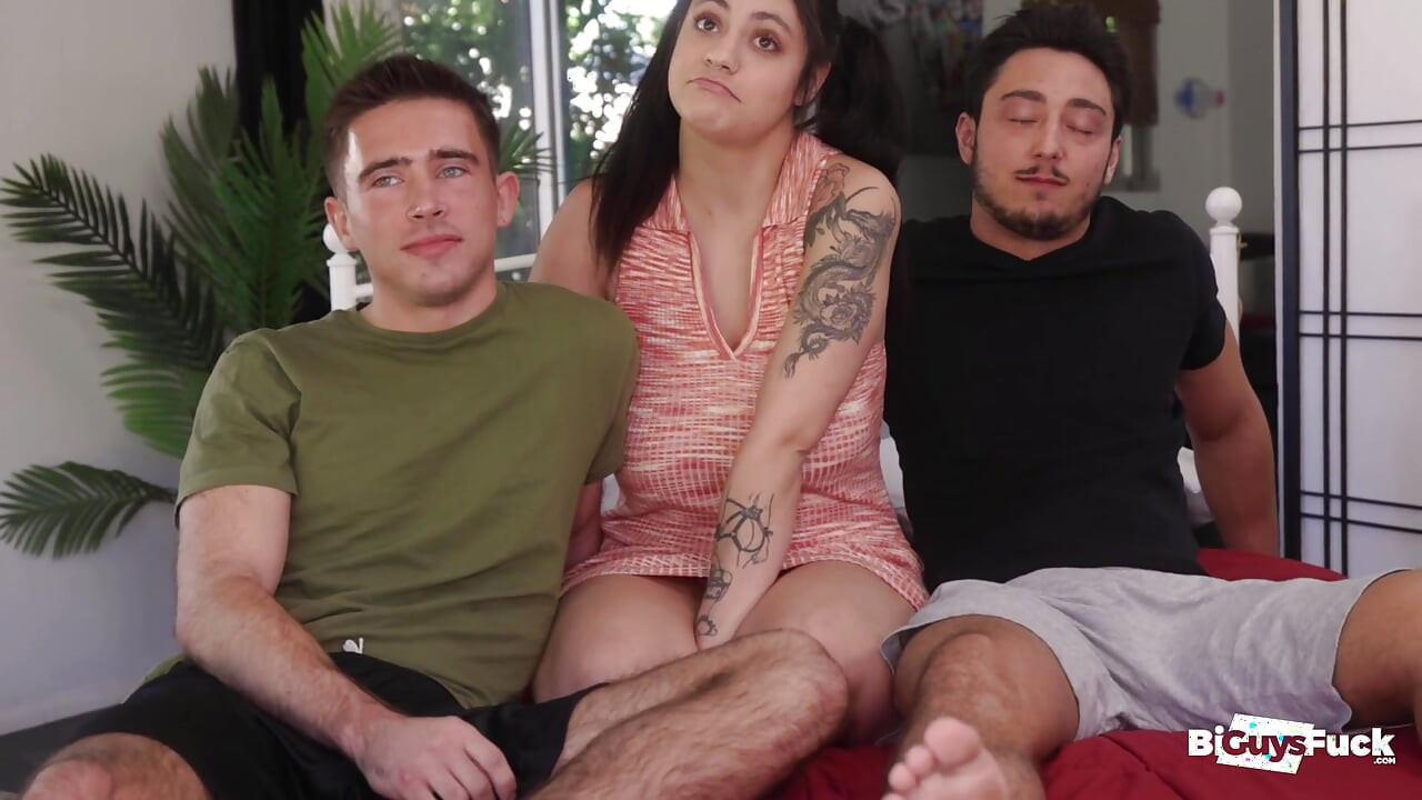 Bi Gio Givanni e Grant Reed em flip-fuck para um Clássico Instantâneo
