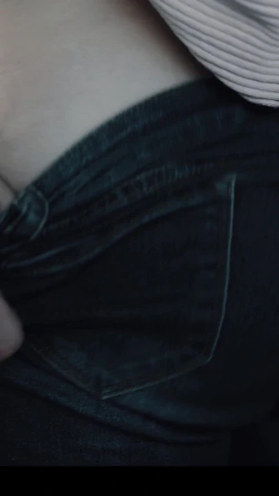 继女冻结性交 - 18 岁胖乎乎的 Leana Loves 被继父射在嘴里 | 短片 2