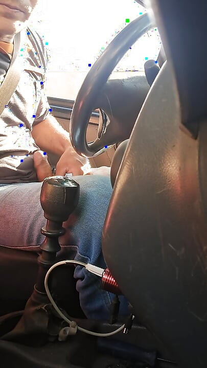 How I like to drive with my hand on the gearbox