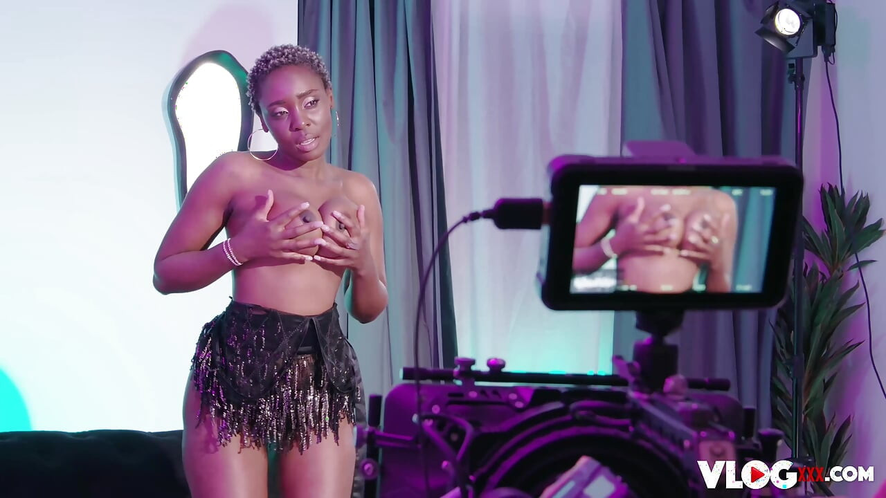 אבוני זוואדי חזה גדול תשוקות סקס מתגשמות