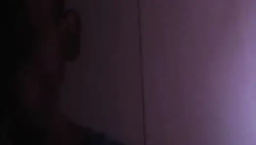 Dişlerimi fırçalıyorum