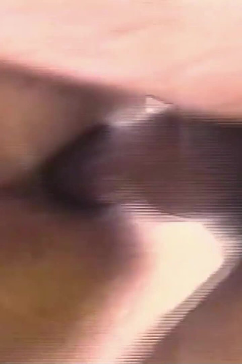 Tip jebe transicu u usku guzicu i svršava vani