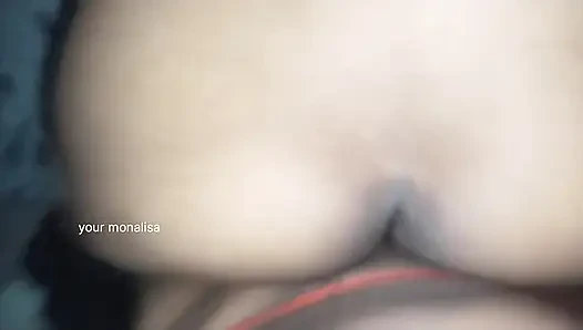 Ateşli desi ateşli evli kadın ve kocası yatak odasında dogi kuyruğu arıyor ve bu videodaki evli kadın gibi