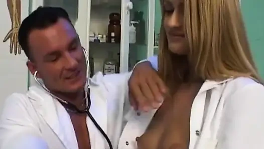 Krankenschwester wird vom doktor gefickt!