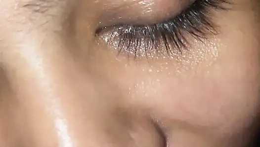 Wifie kocasının arkadaşı sakso çekiyor