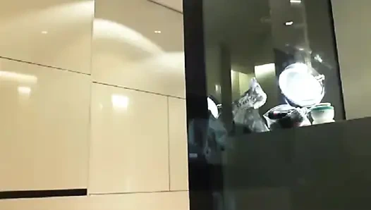 Dea Berlin'de fışkırtma ve duş