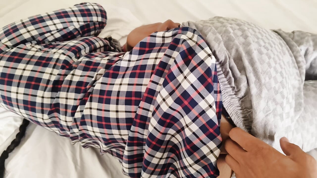 인도 여고생 첫 섹스 비디오