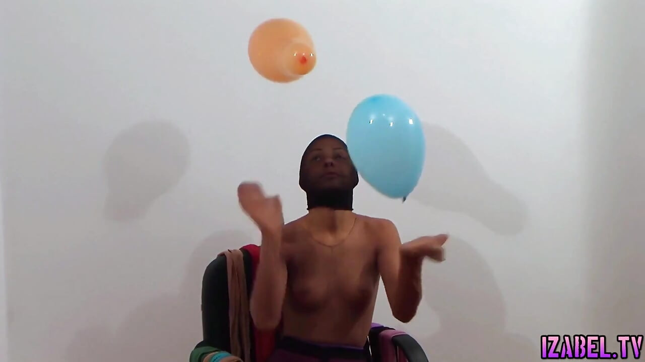 Collants et ballons au bureau