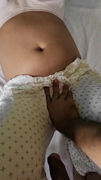 Čelist-kapka okamžik z "Macecha s velkými prsy a její kapající mokrá kundička creampie macecha sex video"