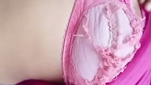 Intensive Finger-masturbation der Klitoris und Penetration