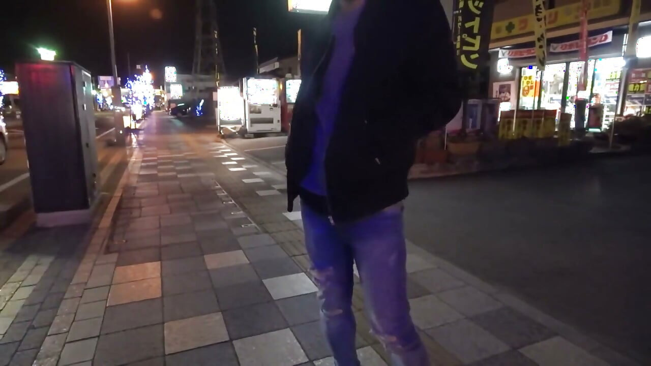 [underground Sex Work] Petite Slender Girl with Cute Hiroshima Dialect - Fellatio & Sex Videos