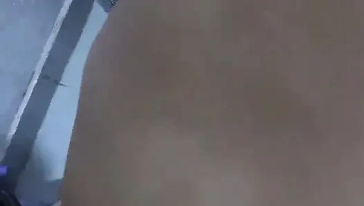 New York Abd'li 18 yaşındaki esmer büyük sarkık memeler üvey erkek kardeşinin büyük yarağını ateşli sikiyor