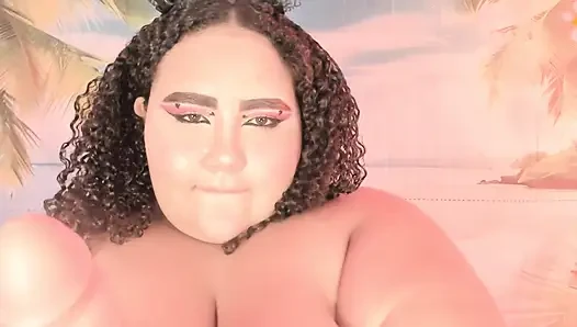 Çarpıcı tombul kız: erkeği için ateşli striptiz ve erotik dans