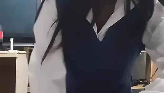 Heiße 18-jährige schule, schwarze schwarze schlampe, stieftochter lutscht papis weißen schwanz