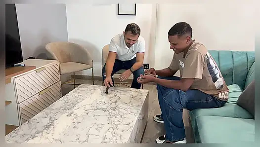 Kocami Büyük, Siyah Bir Penisle Seviyorum, Neredeyse Vajinami Kiriyor