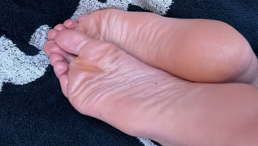 Oil feet and soles