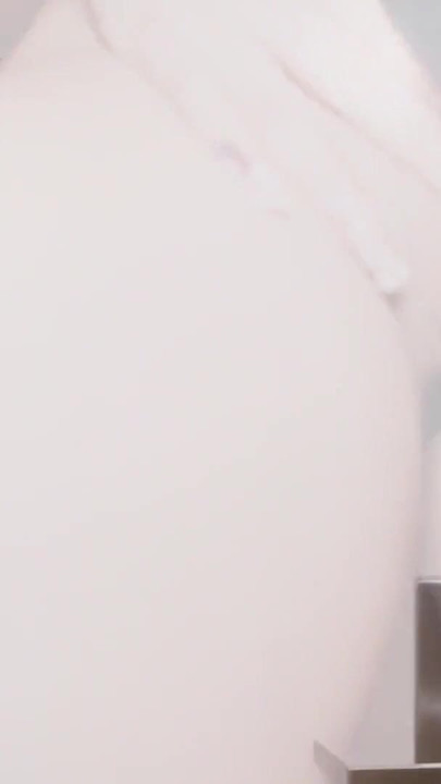 Den mørkhudede amerikanerens massive BBC trenger dypt inn i den dryppende anus i en rå interracial scene | Klipp 1