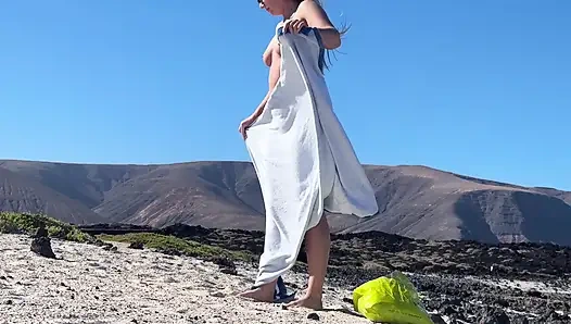 Sahilde amını parmaklarken yakalanan kız