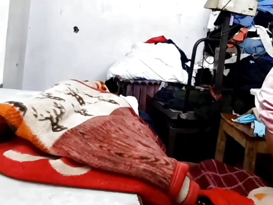 She Had Gone to the Tailor Master to Get Her Blouse Tightened. the Tailor Master Loosened the Pussy by Inserting His Penis