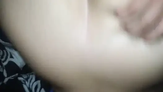 Dört ayak üzerinde sikiliyor ve ağzından sikiliyor, oral seks, domaltmalı