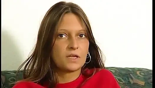 Татуированная брюнетка снимает одежду и показывает горячее татуированное тело