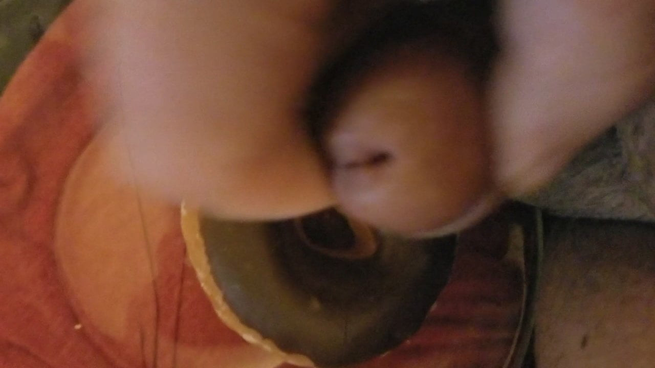 Cum on doughnut.