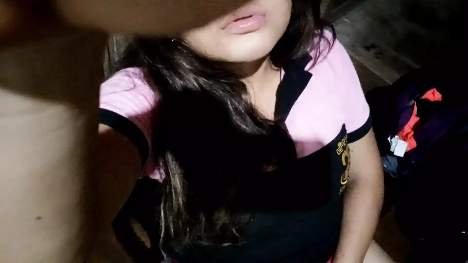 Il mio ragazzo non è riuscito a scopare e devo masturbarmi perché ero molto bagnato dal desiderio di scopare intensamente