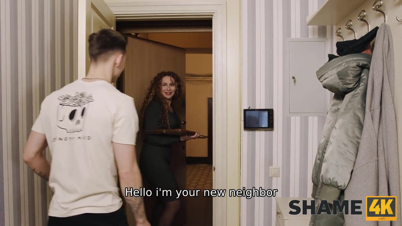 Shame4k。素敵な隣人になりたい素敵な熟女