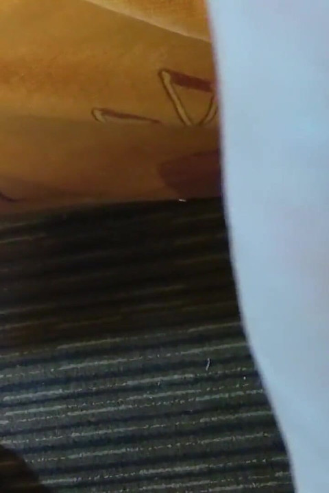 Îi mănânc fundul uriaș și delicios
