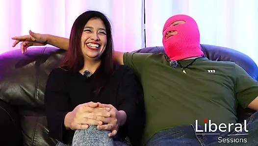 ISTRI LANGSING HOT DIENTOT DI GANGBANG, SUAMINYA HADIR