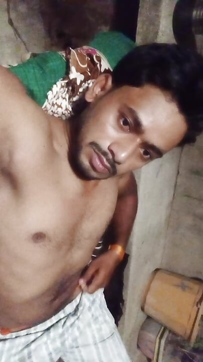 Girls want real by showing their slim waist in the house, I love you, I love you, I love you, I love you, I love you.
