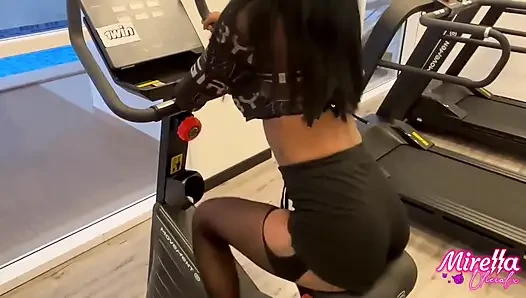 Ich, das dünne, silikonisierte Mädchen von Smart Fit