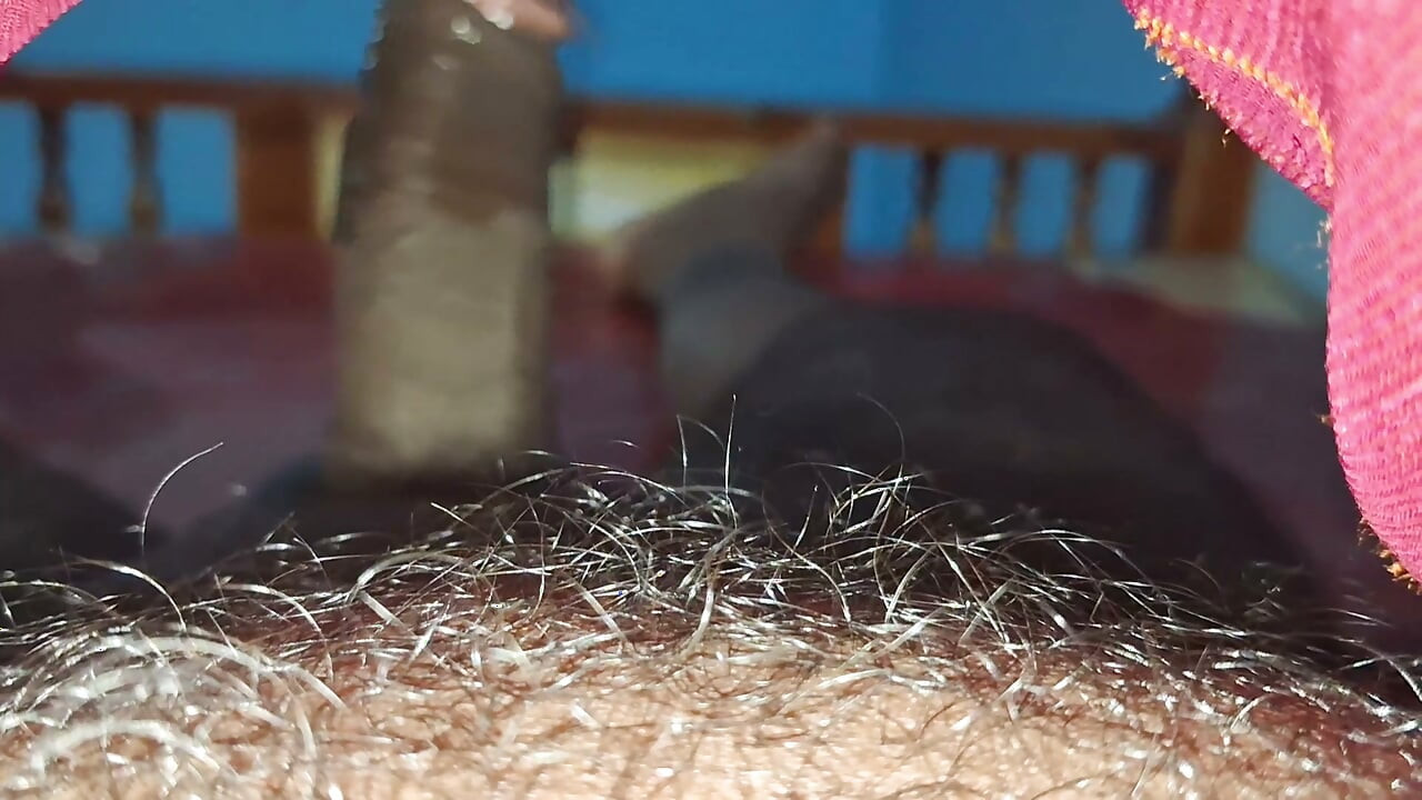 Desi Tamil saree aunty blouse job big ass