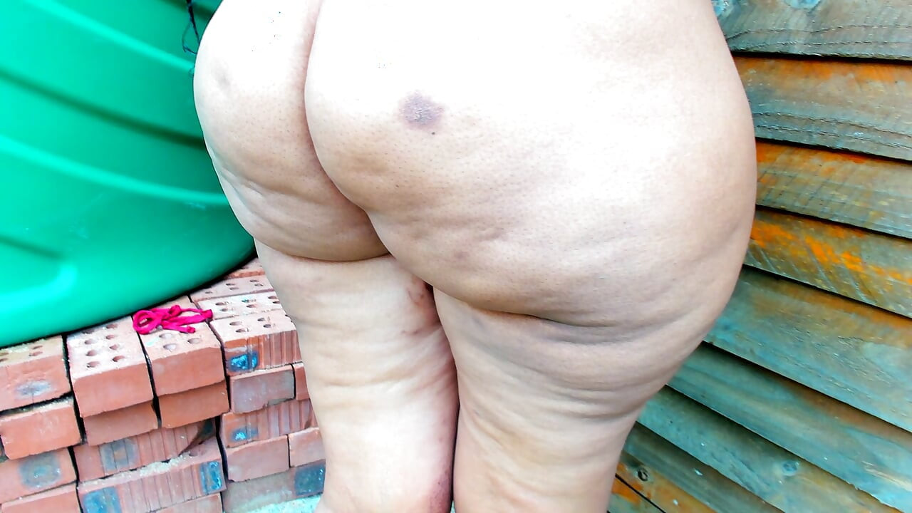 Ao ar livre, grande rabo, dedilhado e esguicho extremamente de perto! obter vídeo completo agora em fap-house