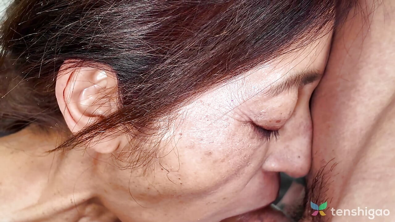 Japanese mature woman Kanako Saito and her new boyfriend have tender sex.