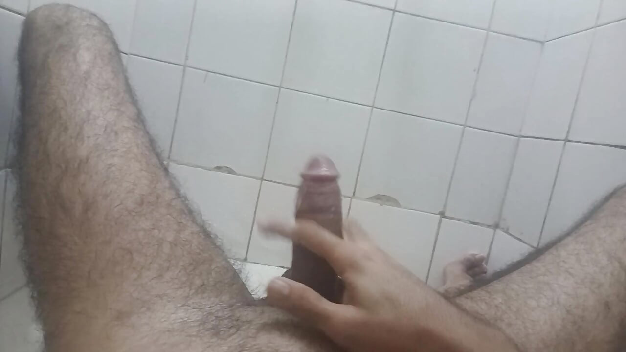 Член кончает в рот