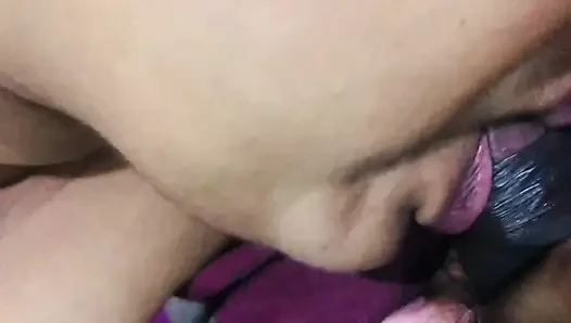 Ketika aku menunggu di tempat tidur dia datang dan memberikan pukulan keras