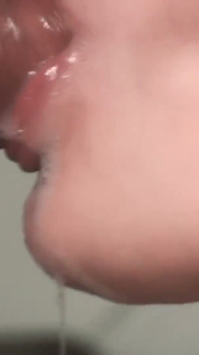 Aku cum di mulut dan wajah istriku: kompilasi oral creampie | Klip 1