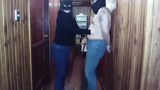 Удар в стену