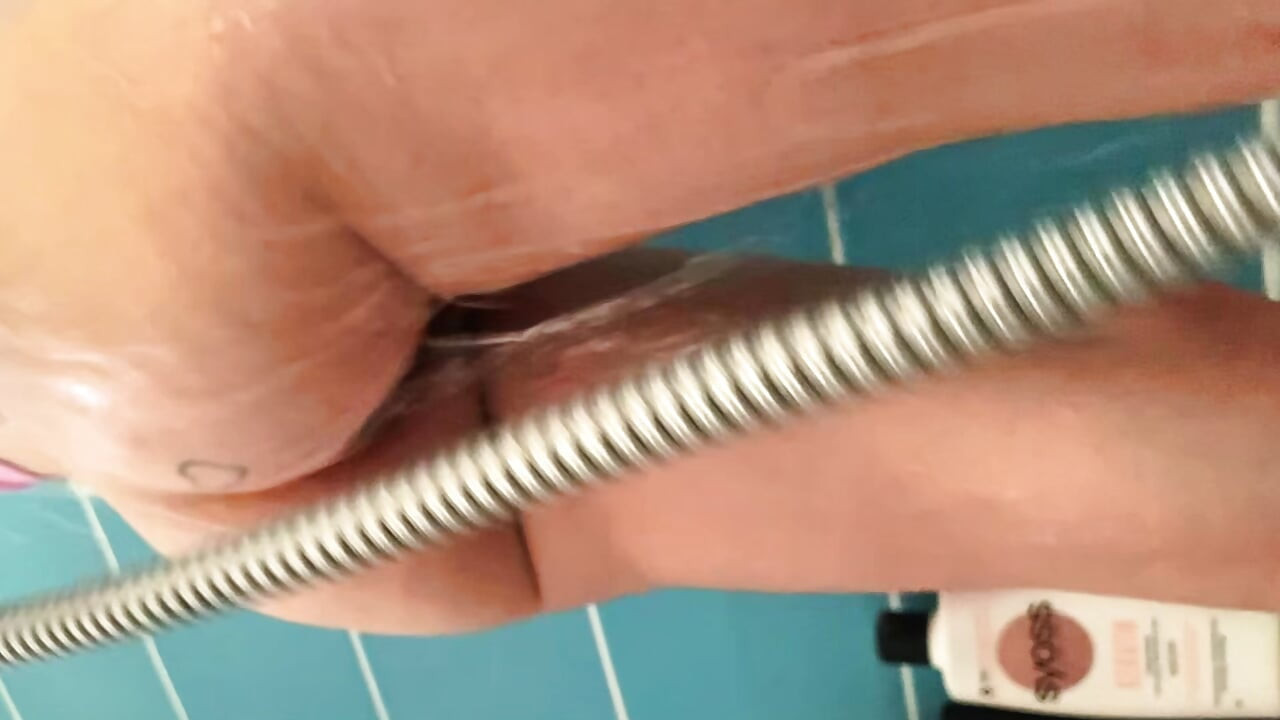 Je Regarde Sa Voisine Sous La Douche Et Se Raser Les Trous