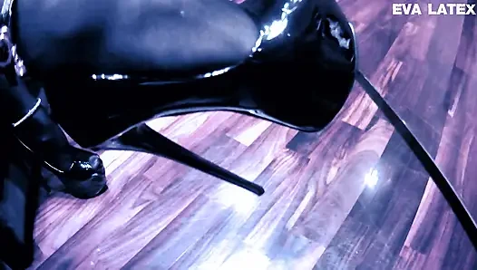 Eva latex purple fetish Milf kink bdsm high heels footfetish