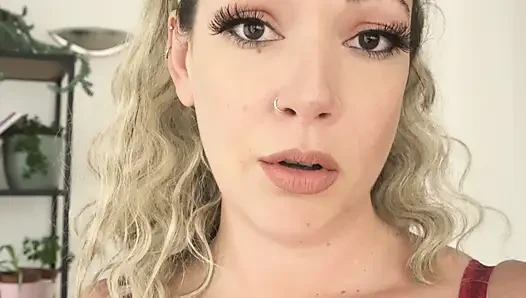 Giantess küçük bir tuzak kuruyor