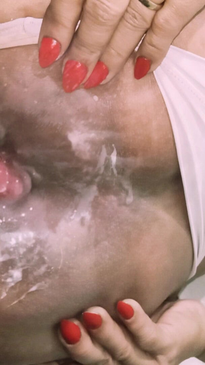 The horny MILF had her ass sodomized and ripped open, leaving her with an incredible anal opening. | Clip 1