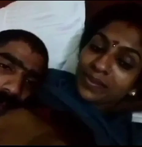L'amante indiana fa sesso in hotel con un bhabi indiano