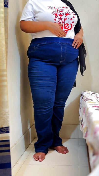 PAWG Shy Teen Employee Masturbat in Office When Boss Is Next Desk